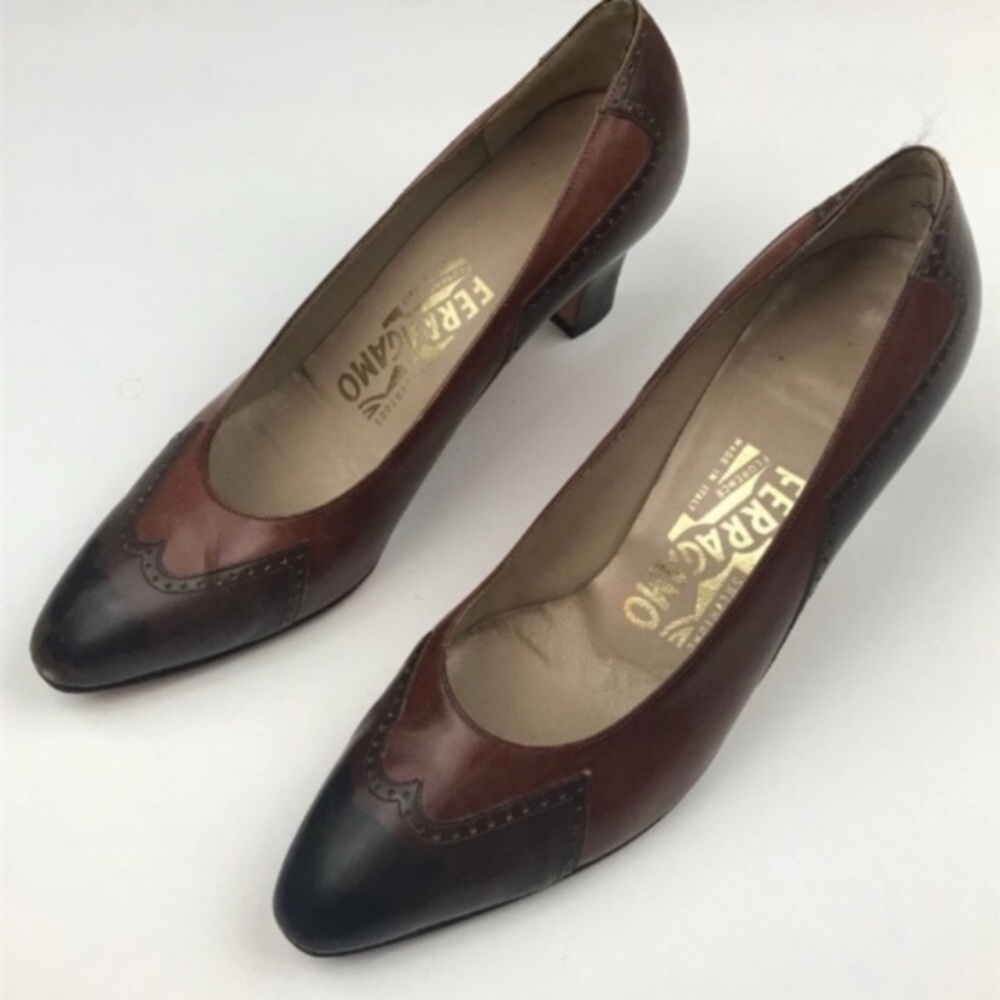 Salvatore Ferragamo l Wing Tip Leather Pumps